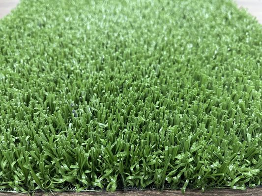 ملاعب كرة قدم قصيرة الوبر عشب صناعي 2.5 متر عرض 20 × 20 15000 د أخضر غامق